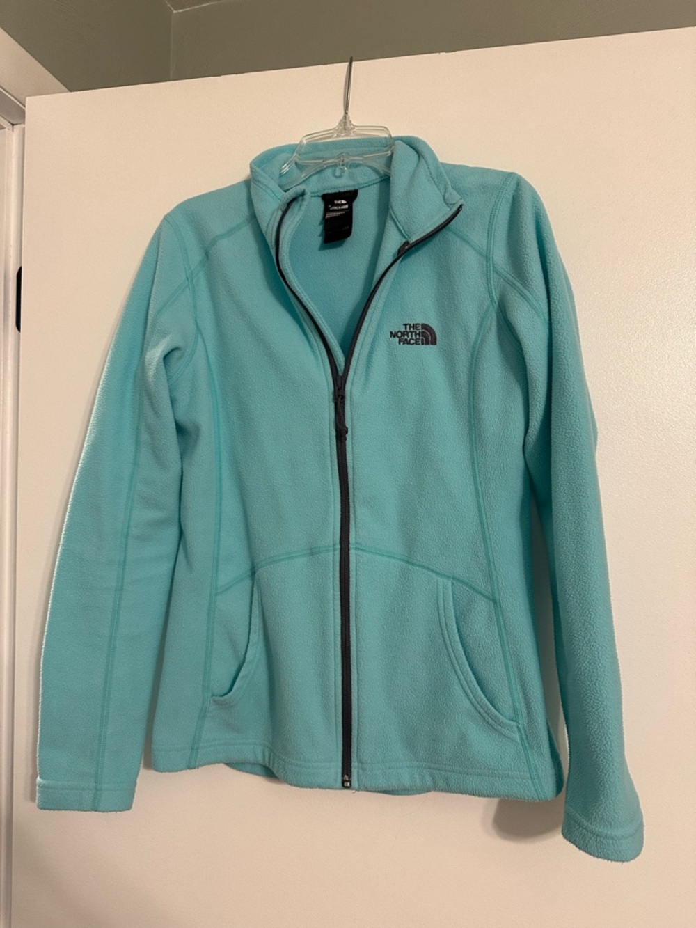 The North Face Aqua Fleece Zip-Up, Women’s Size S, Gently Worn, Non-Smoking Home
